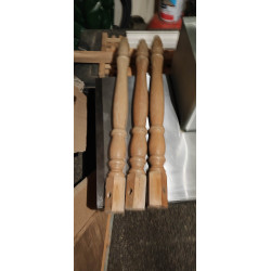 3 pieds tables en bois