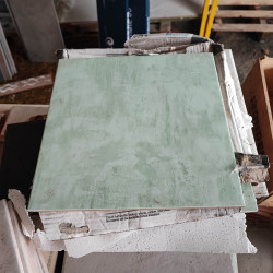 4 carreaux de carrelage 31X 31 vert